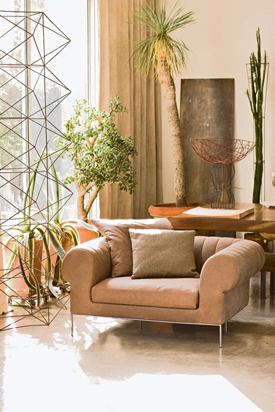 取名為Déjà Vu，意為似曾相識，也可解作白日夢，如夢